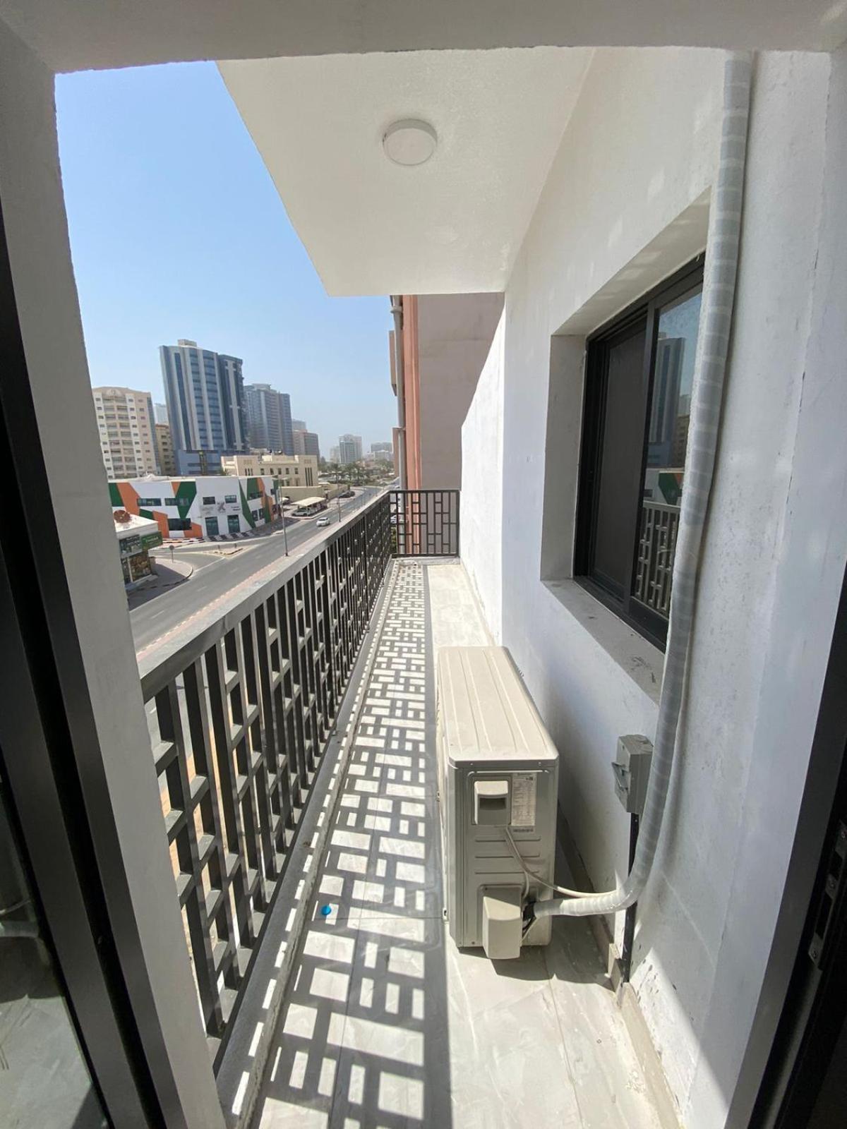 Al Sahm Building Apartment Ajman Bagian luar foto